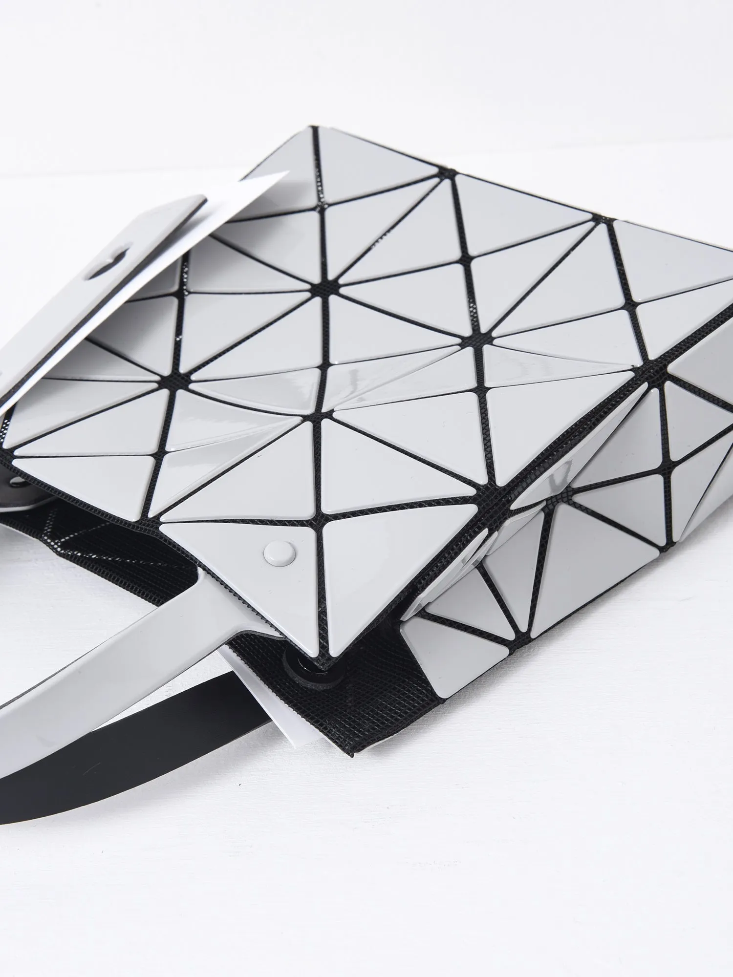 CARAT_12-GRAY_BB46AG610