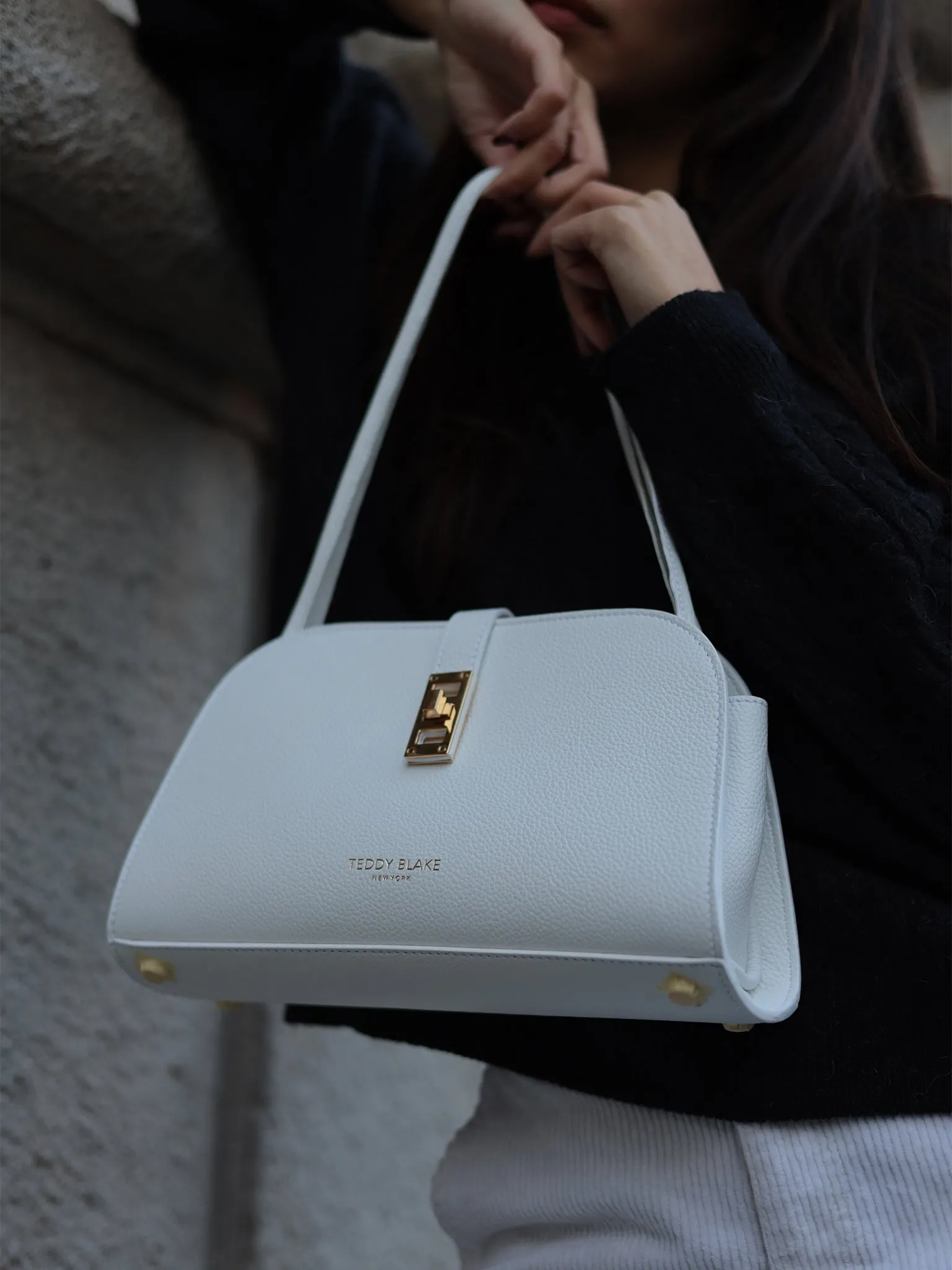 Dana Dollarino 11" - White